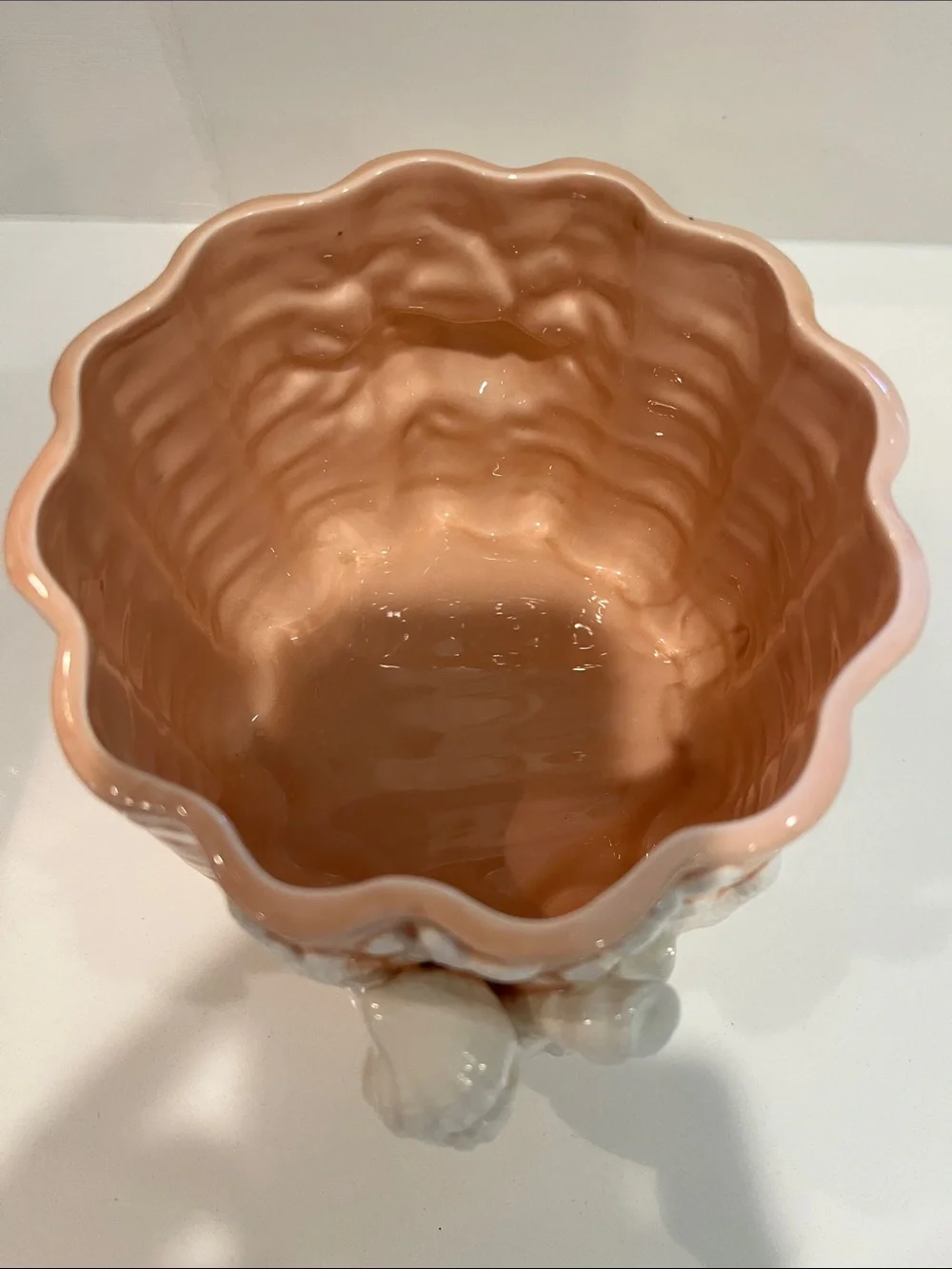Vintage FITZ AND FLOYD CACHEPOT Peach w/ raised White Seashells/coral on side